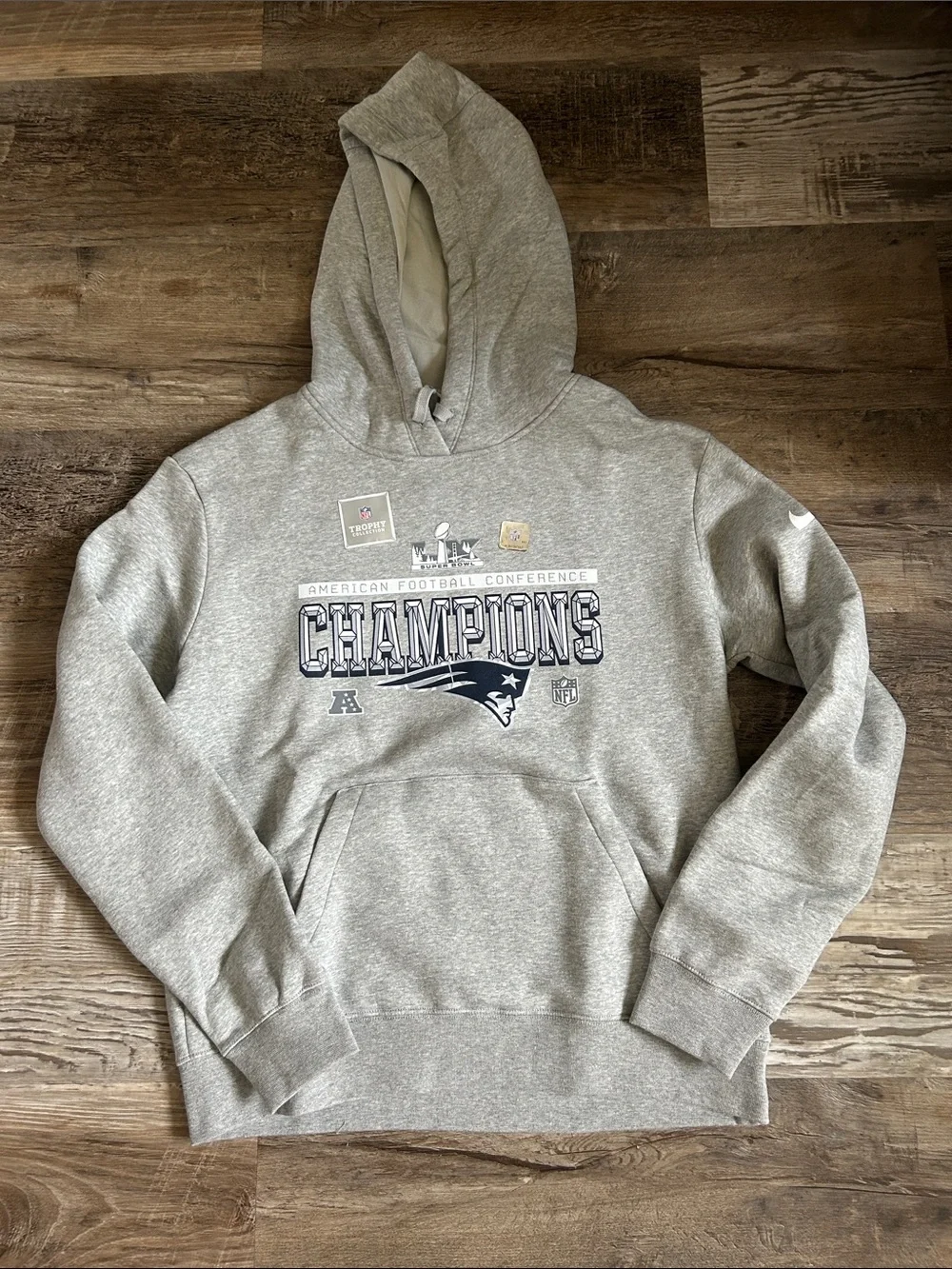 NWT Womens New England Nike patriots Gray Hoodie s